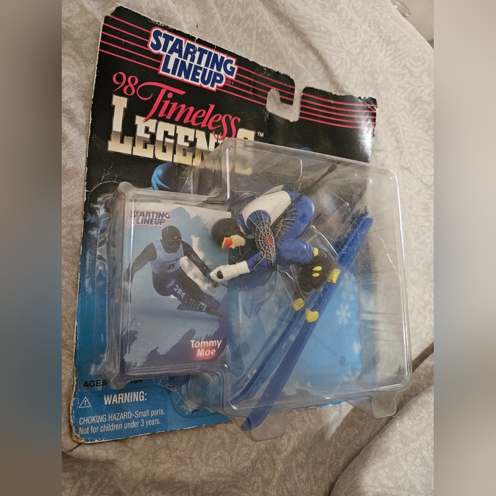 Blue and Yellow Action Figures Playset